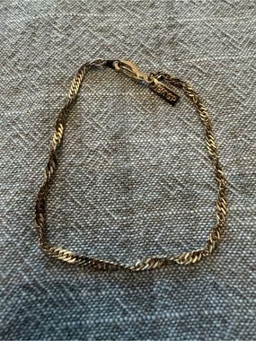 Gold-Filled Women's Twisted Chain Bracelet - Unbranded